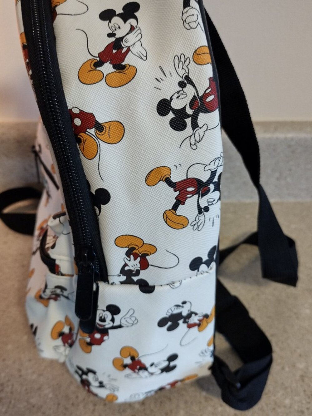 Small Disney Mickey Mouse Bio-World Backpack - Picture 4 of 8